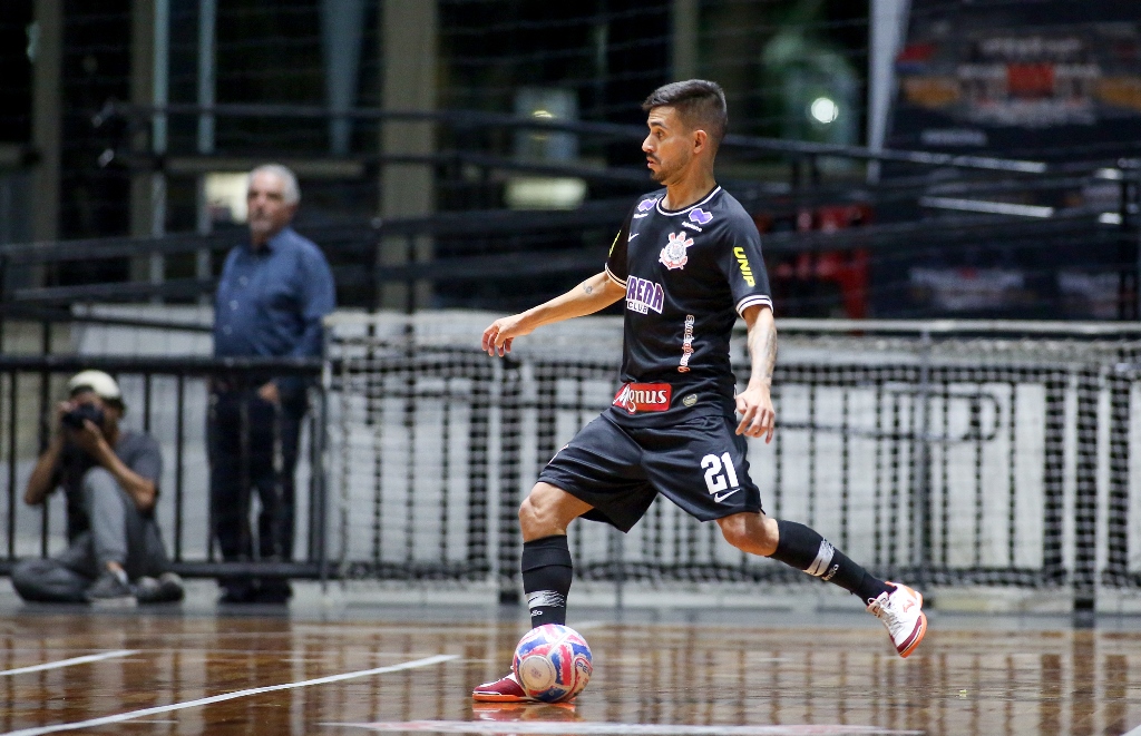 Corinthians enfrenta Intelli pelo jogo de ida das oitavas de final da Liga Nacional de Futsal