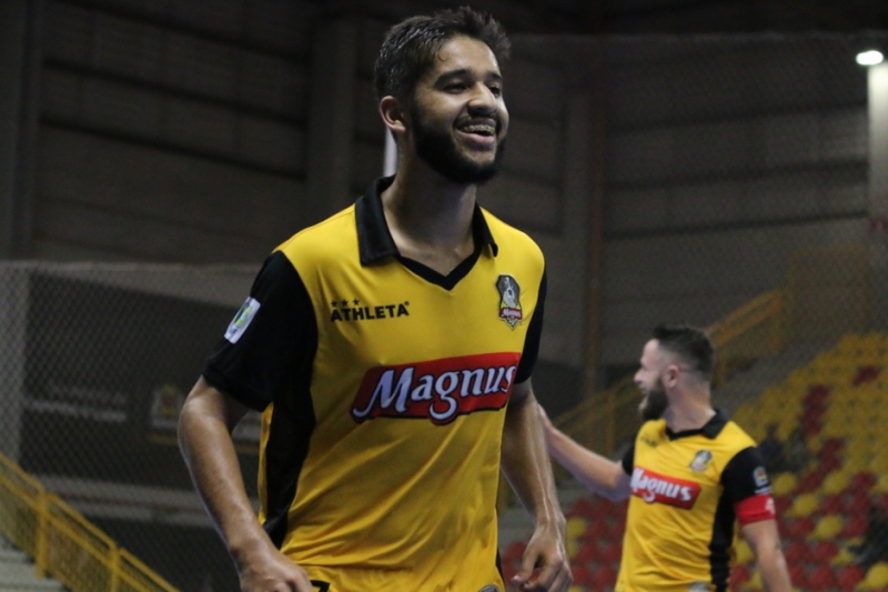 MAGNUS FUTSAL VENCE E AVANÇA NA LIGA NACIONAL